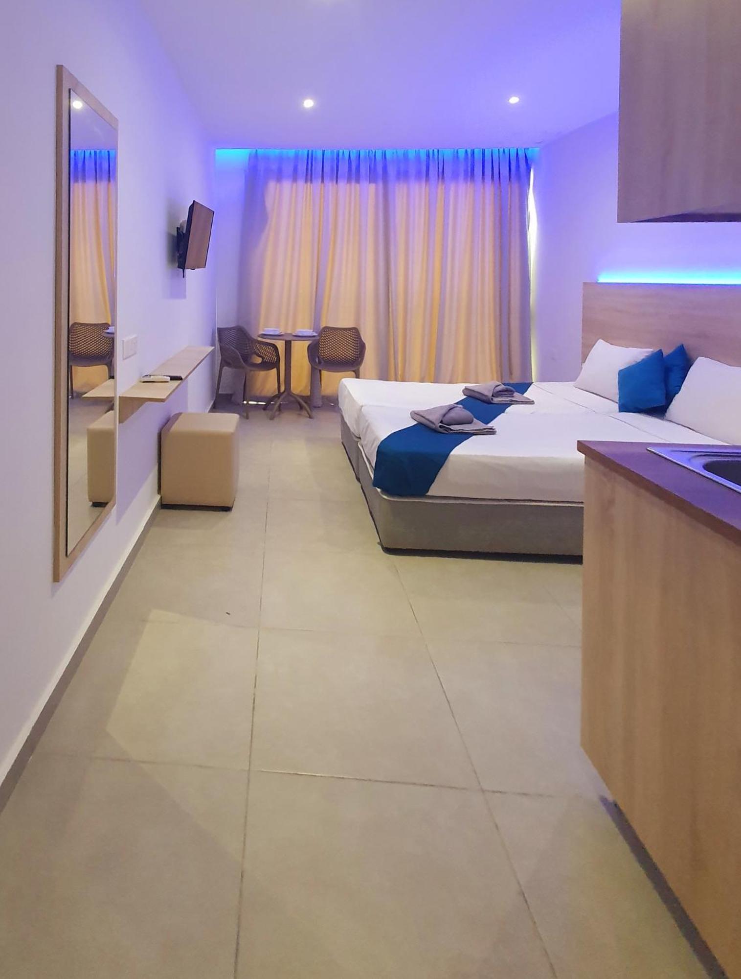 Sun Plaza Suites - Adults Only Ayia Napa Eksteriør billede