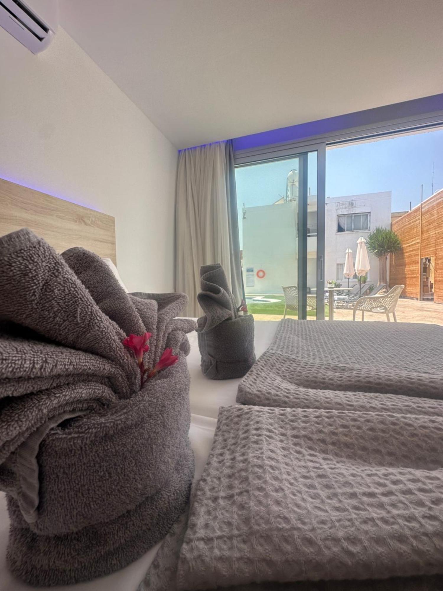 Sun Plaza Suites - Adults Only Ayia Napa Eksteriør billede